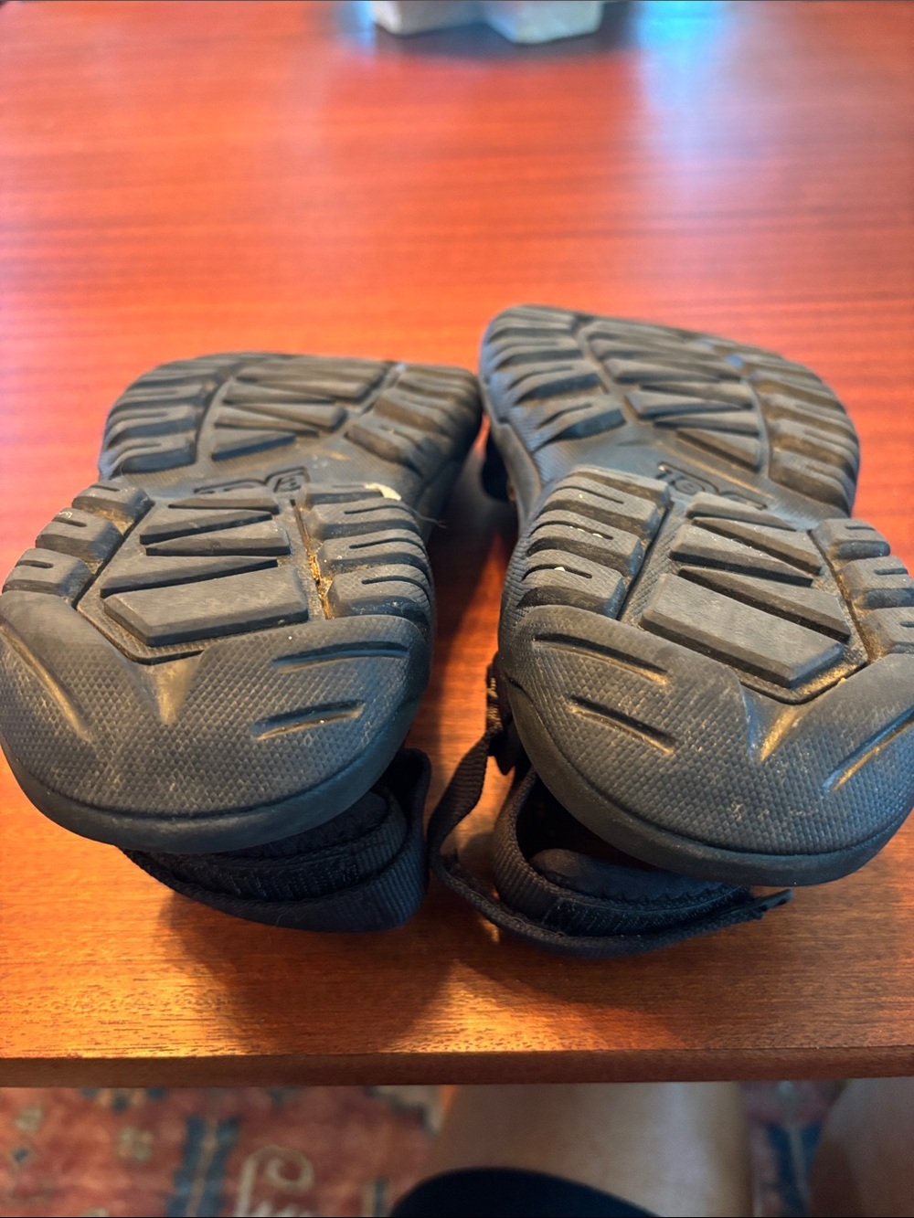 Womens leopard tevas - Picture 7 of 8